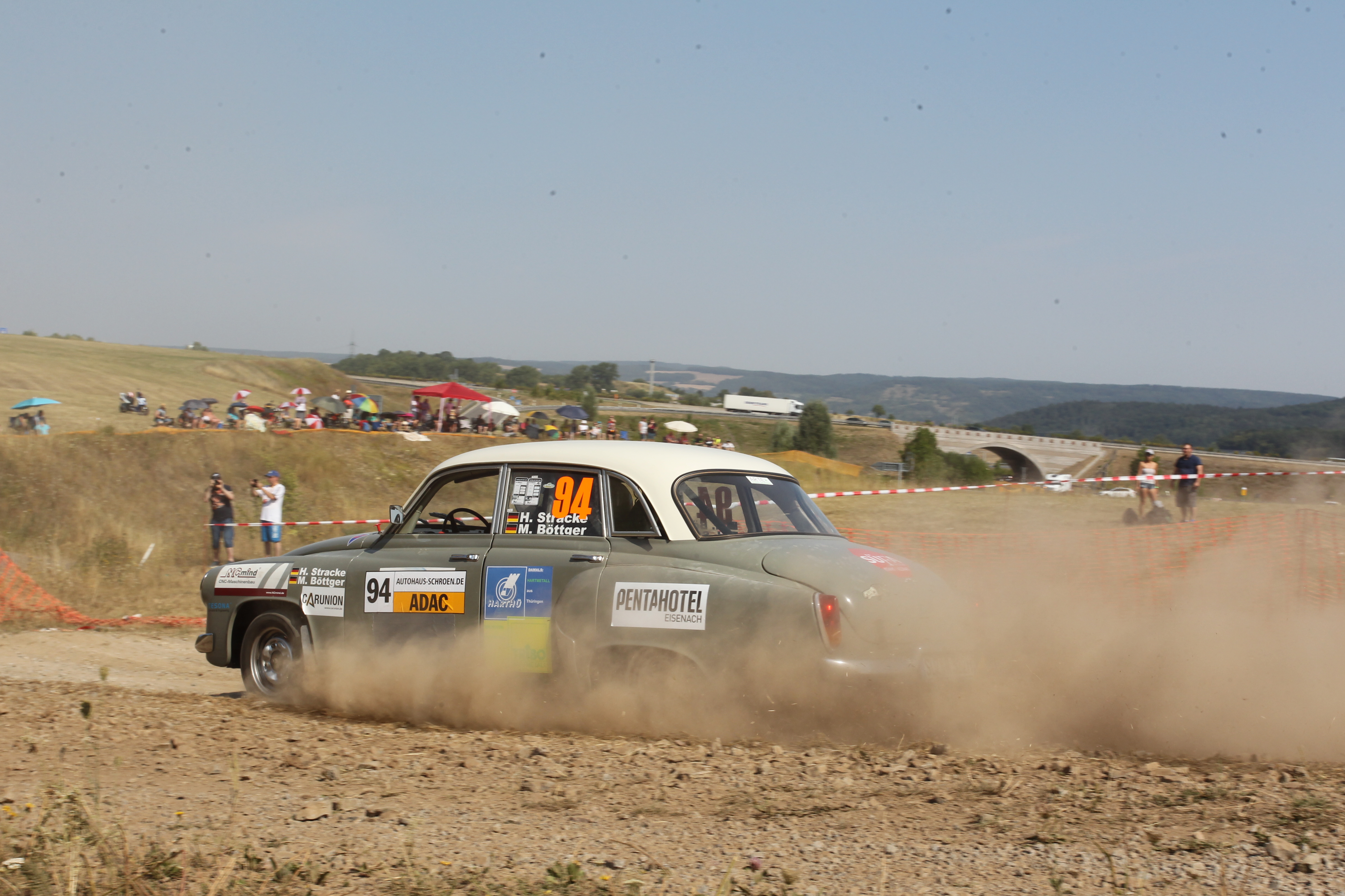 Holger Stracke / Maik Böttger mit ihrem Wartburg